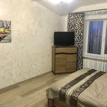 Апартаменти Економ Ivano-Frankivsk Exteriör bild